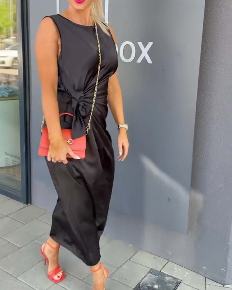 Robe Sans Manches Taille Cintrée Unie