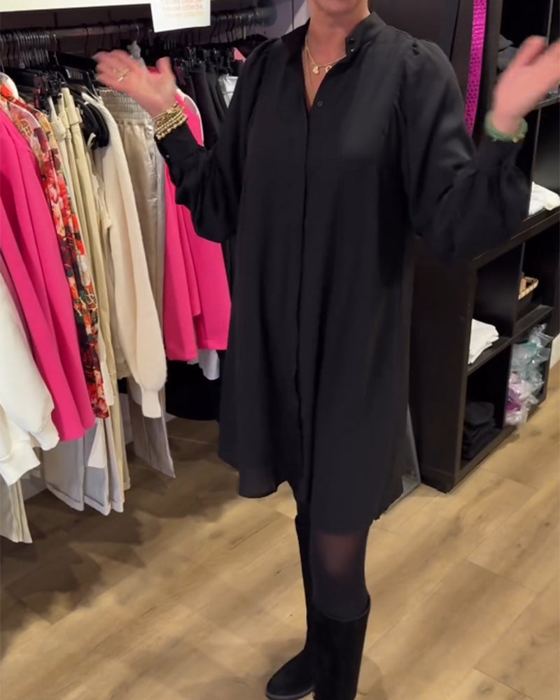 Robe avec col en V et longueur genou