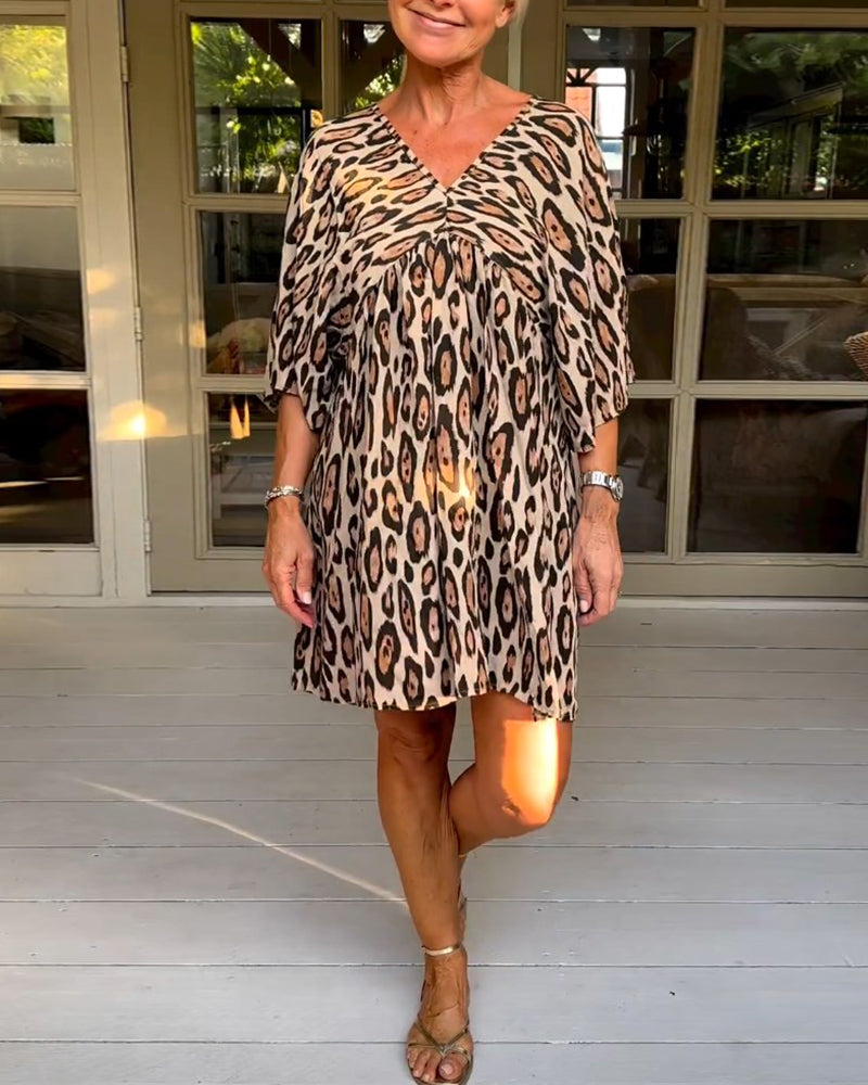 Robe léopard col V