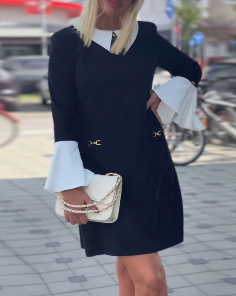Robe élégante à revers contrastés et manches cloche