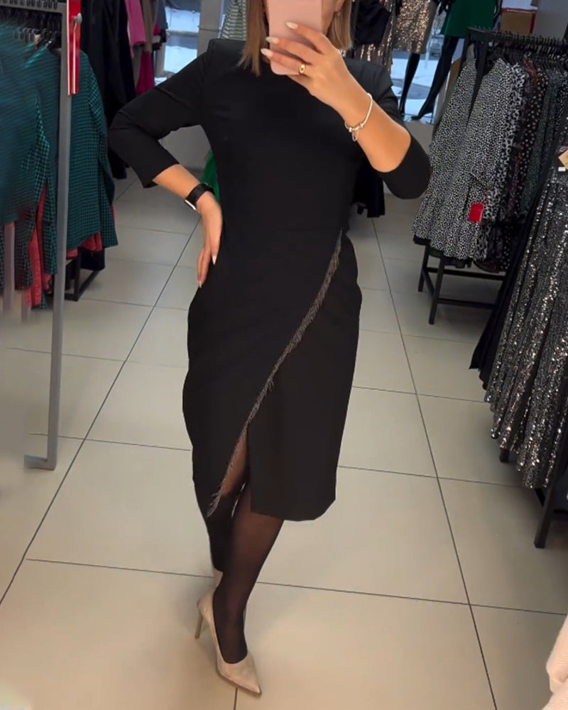 Robe fendue à col rond