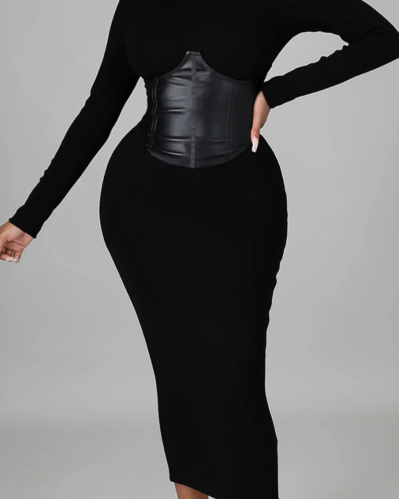 Robe Unie À Panneaux Et Coupe Ajustée