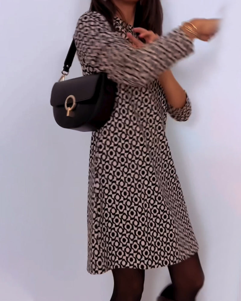 Robe au style décontracté et à manches longues