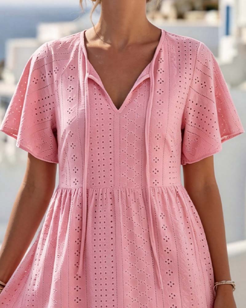 Robe Découpée Courte Cravate