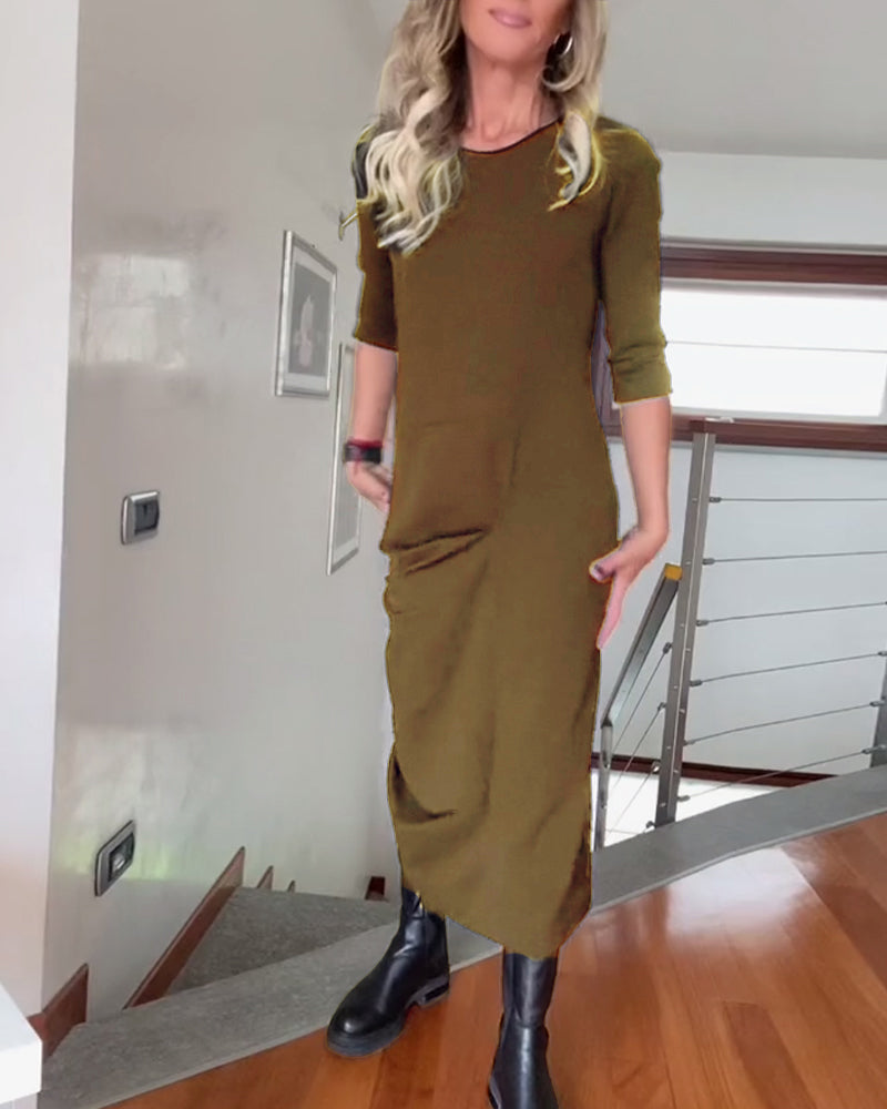 Robe élégante plissée à col rond de couleur unie