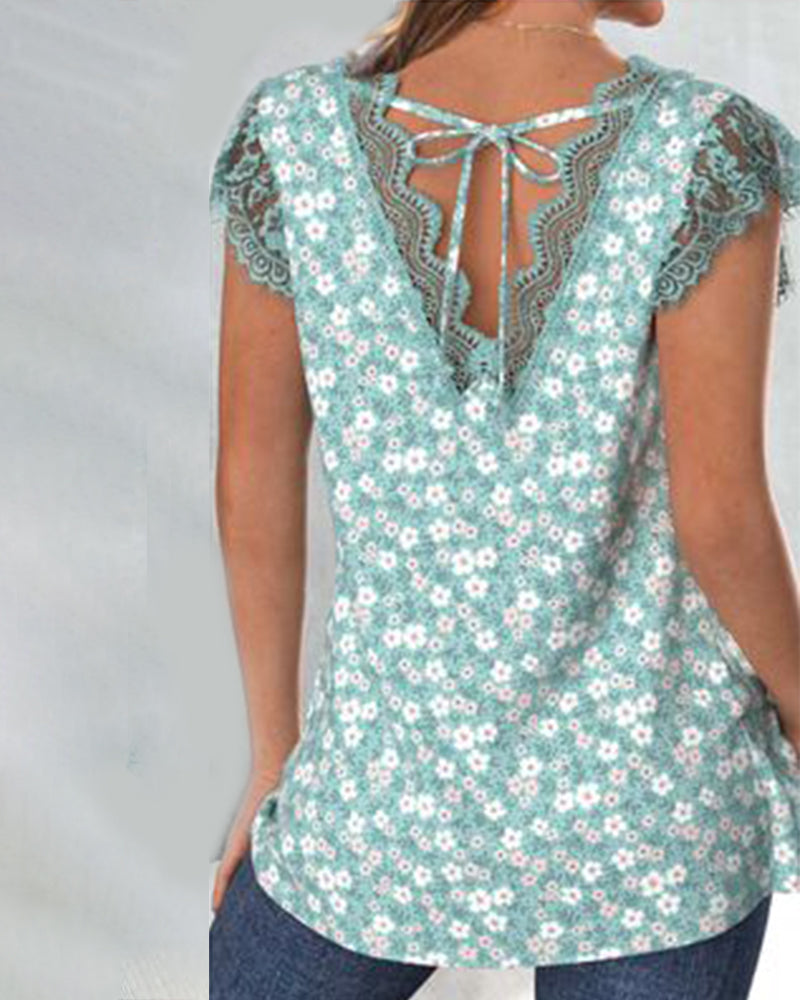Blouse avec col en dentelle et imprimé