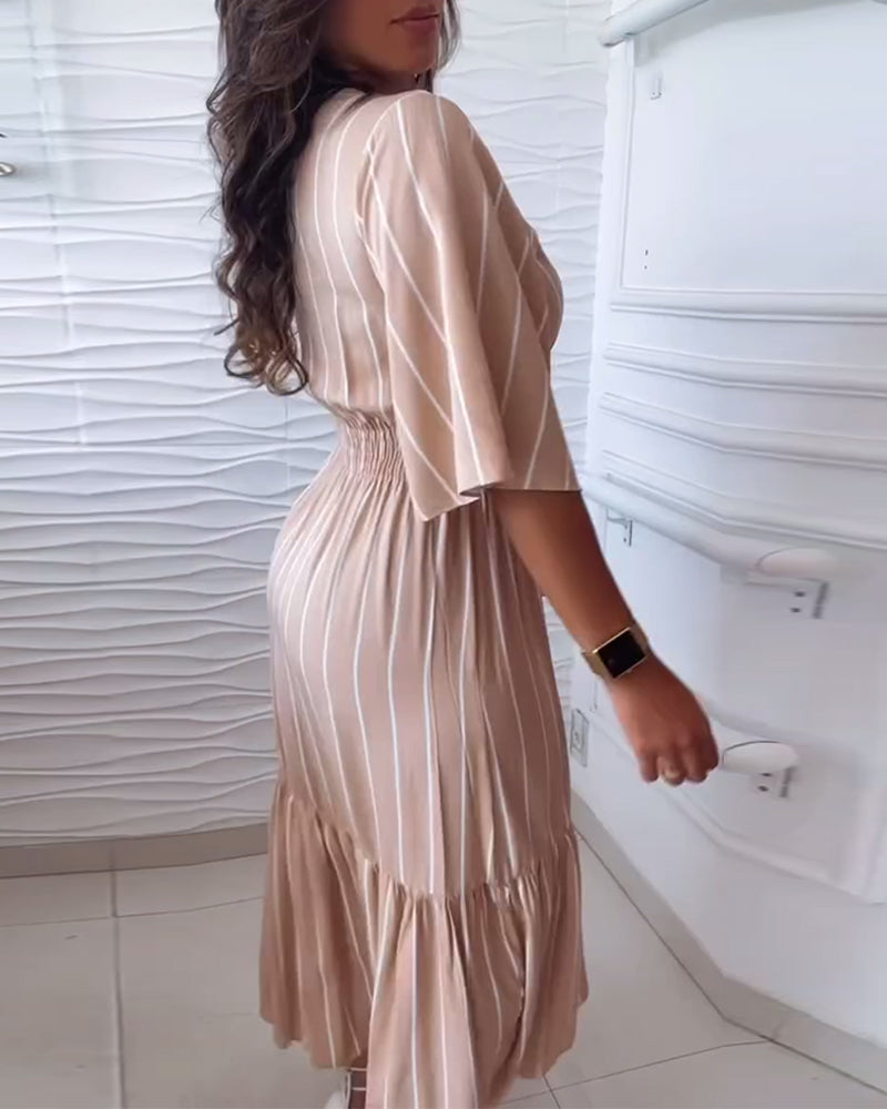 Robe décontractée à rayures et cordon de serrage