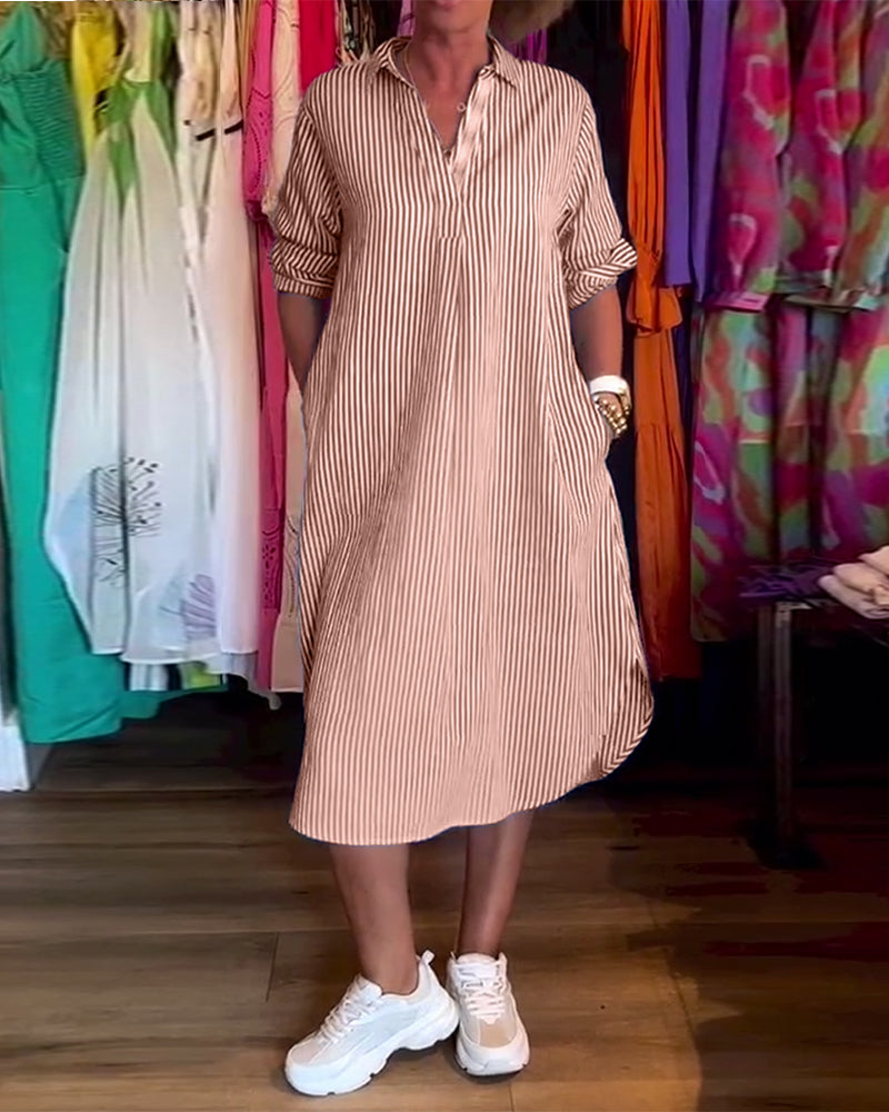 Robe décontractée à rayures et revers imprimés