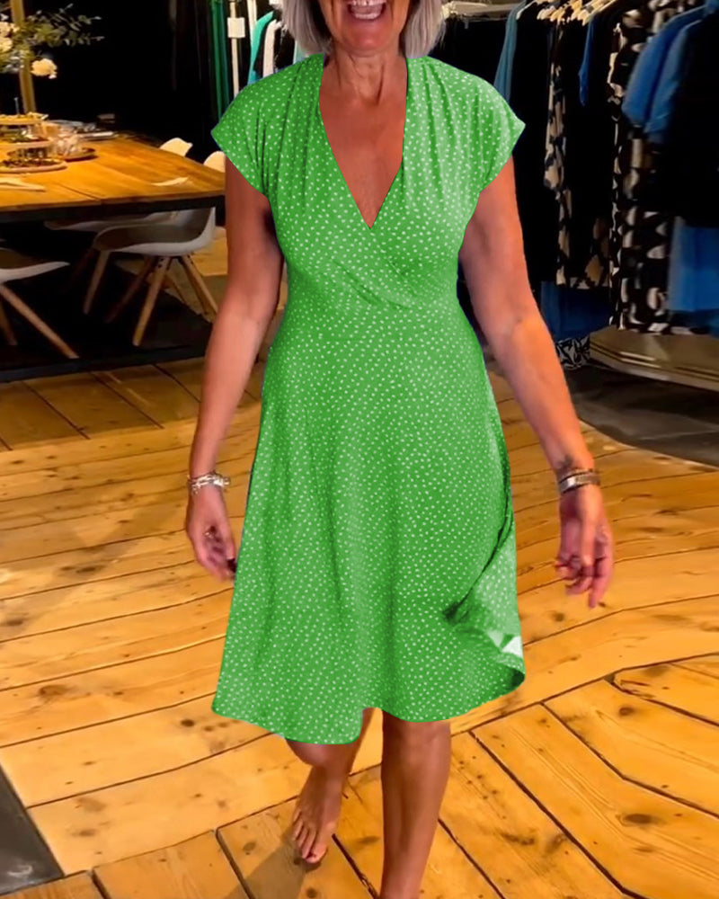 Robe col V à pois manches courtes