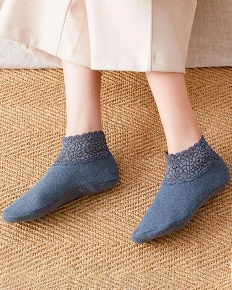 Nouvelles Chaussettes Chaudes Avec Dentelle à La Mode