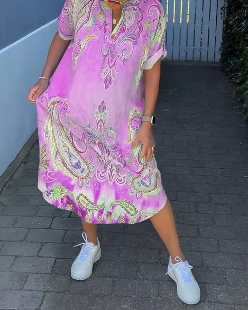 Robe imprimée à col en V et manches repliées
