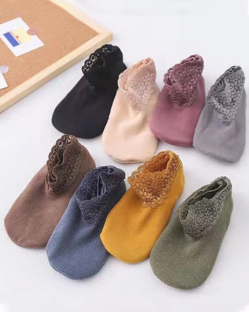 Nouvelles Chaussettes Chaudes Avec Dentelle à La Mode