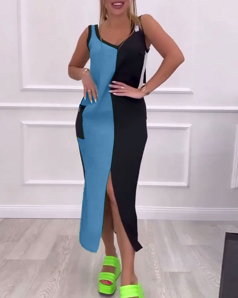 Robe à la mode avec fente de couleur contrastée