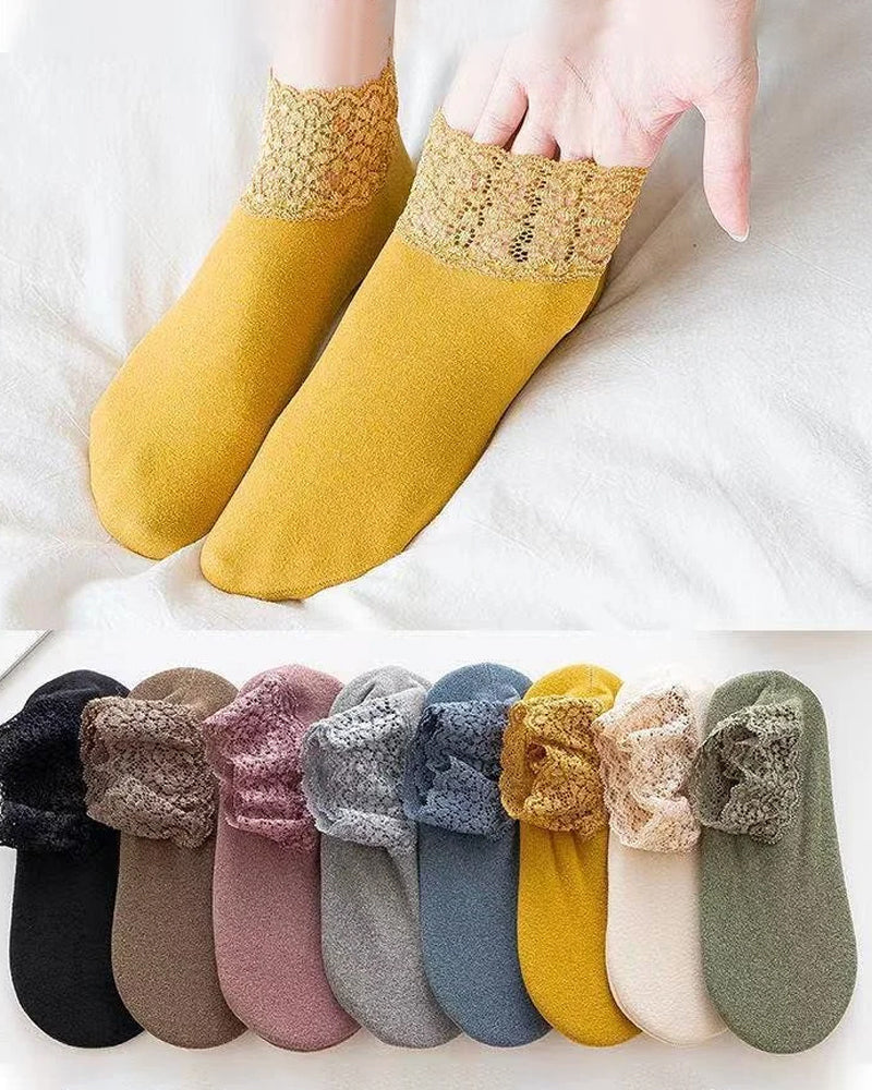 Nouvelles Chaussettes Chaudes Avec Dentelle à La Mode