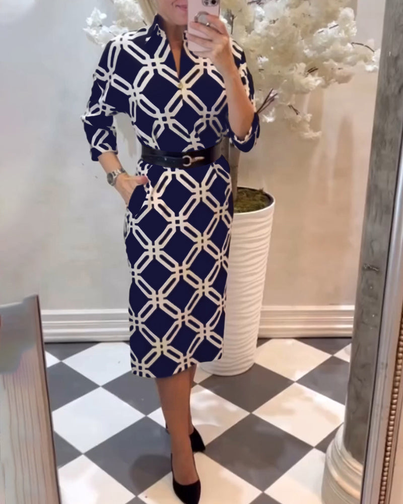 Robe élégante à imprimé géométrique et fente latérale