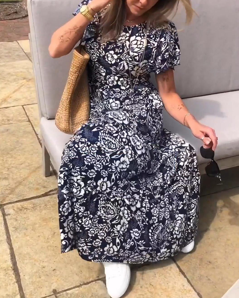 Robe longue à manches courtes imprimée de fleurs