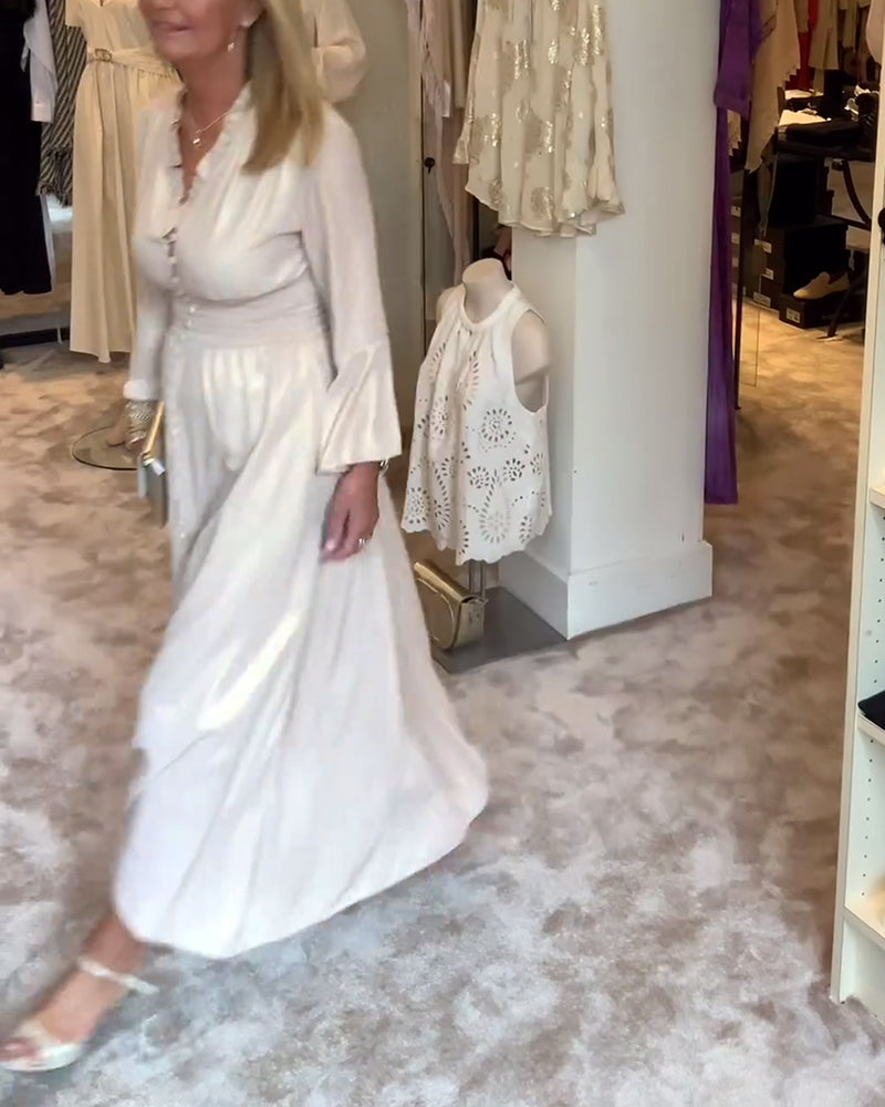 Robe longue col dentelle taille boutonnée