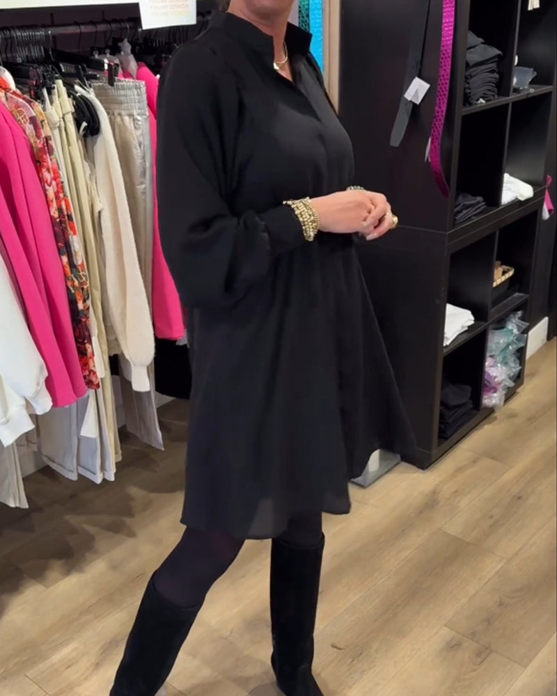 Robe avec col en V et longueur genou