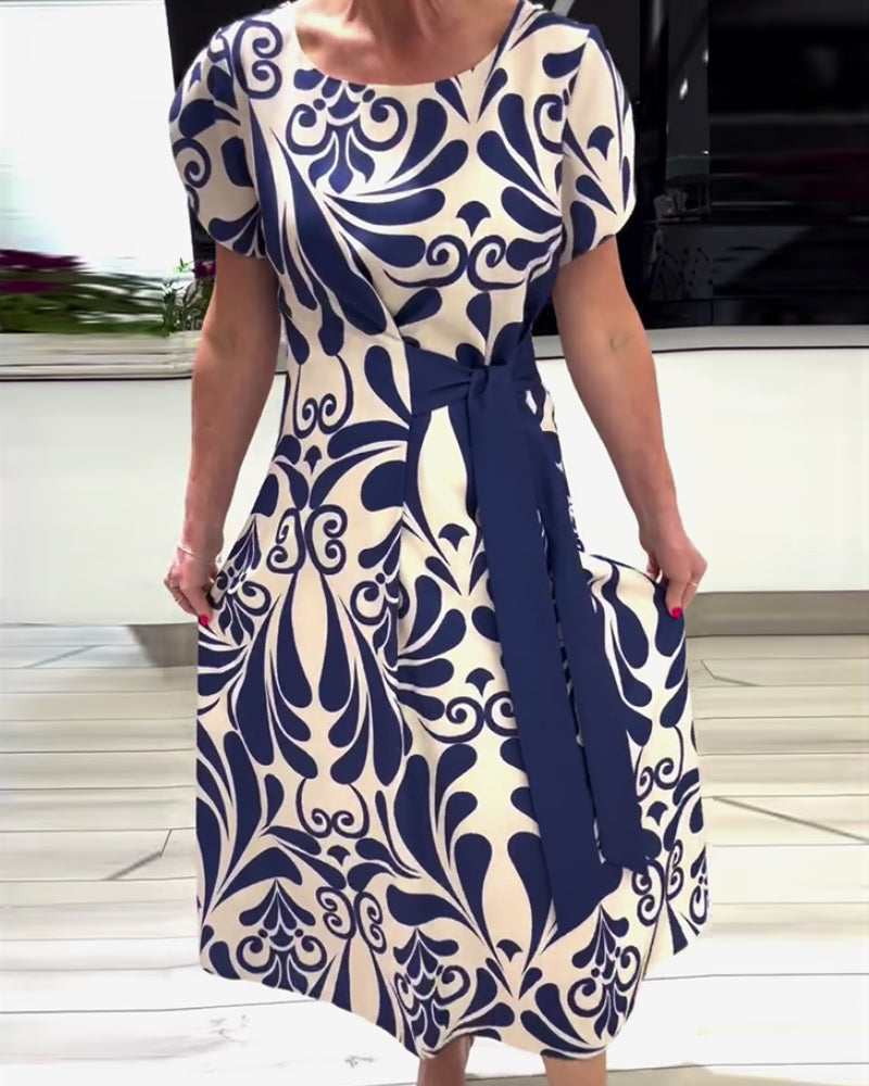 Robe élégante à manches courtes et imprimé contrasté
