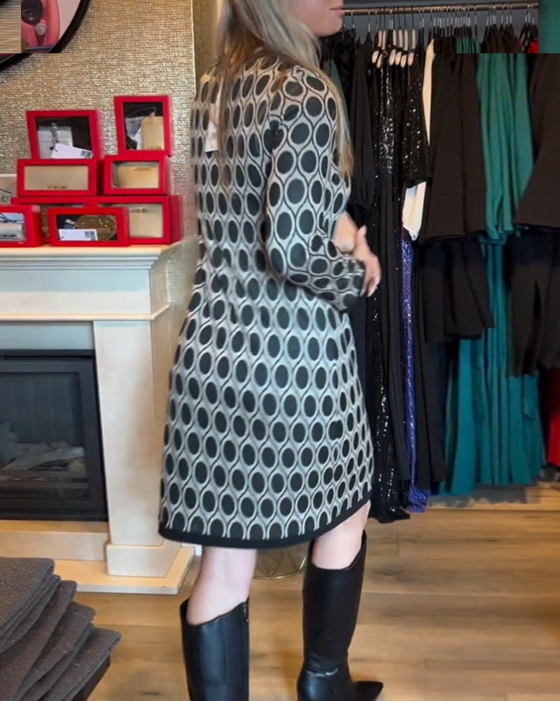 Robe à imprimé à pois et longueur genou
