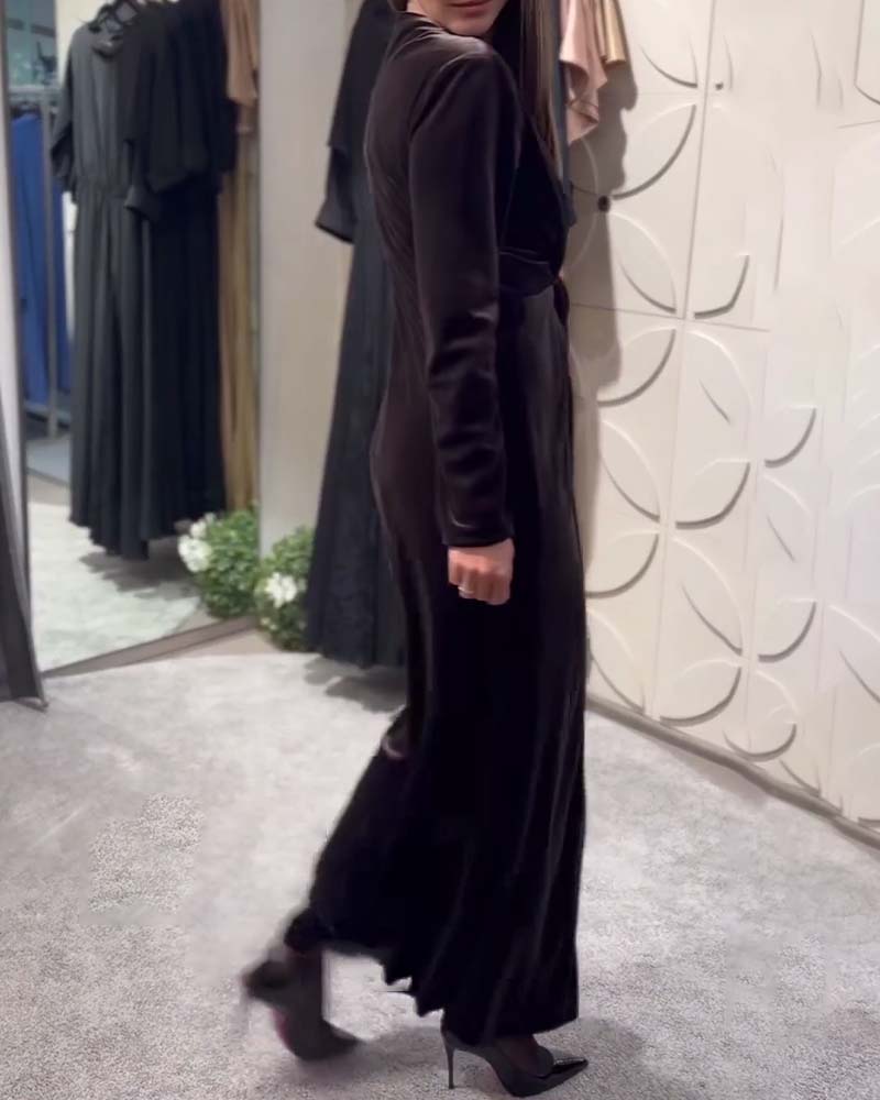 Robe élégante à col en V et coupe ajustée