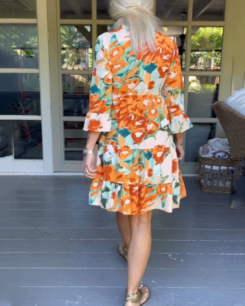 Robe fleurie à encolure en V