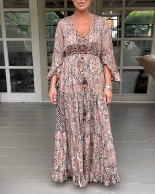 Robe à manches volantées et col V