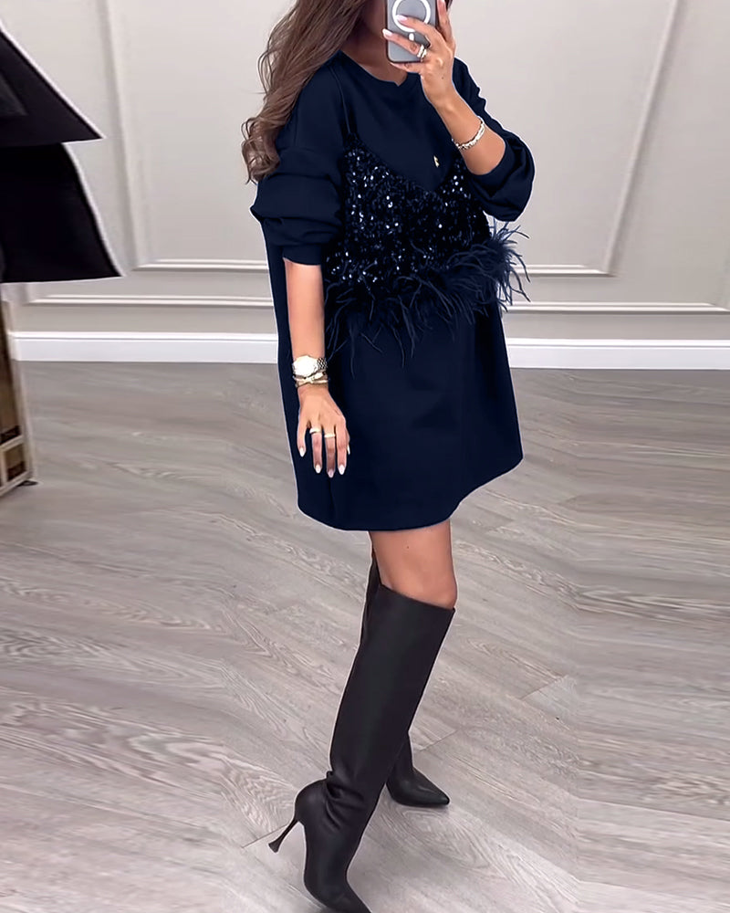 Robe tendance en patchwork de plumes et de paillettes de couleur unie