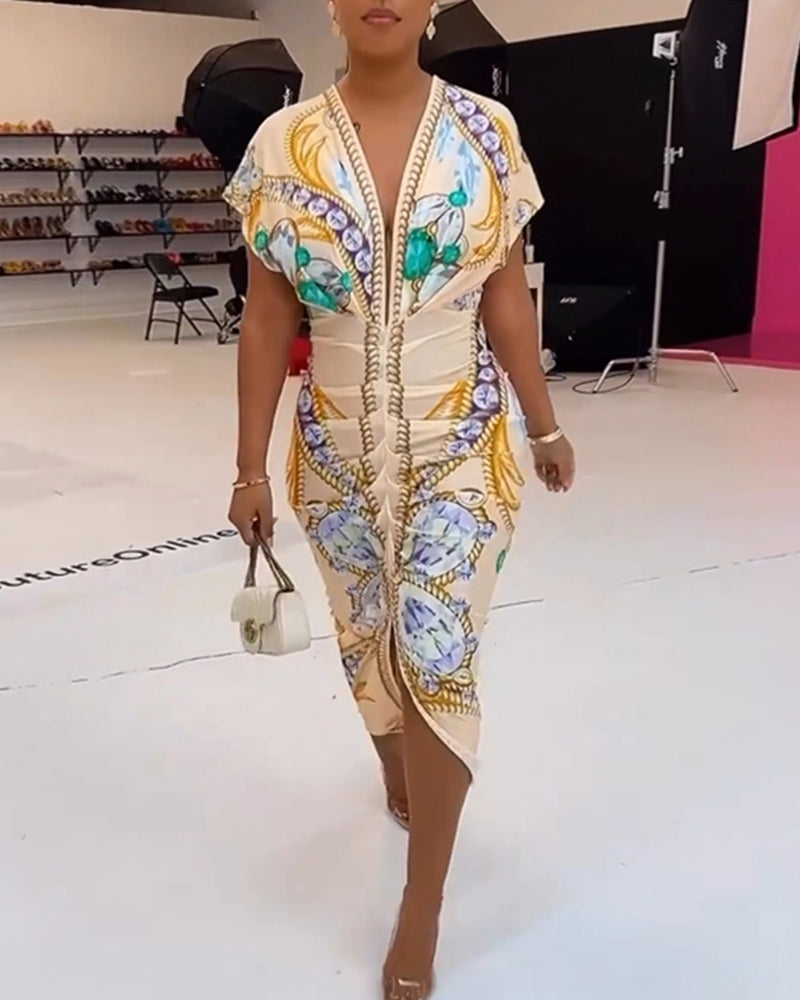 Robe imprimée à taille fendue en V profond