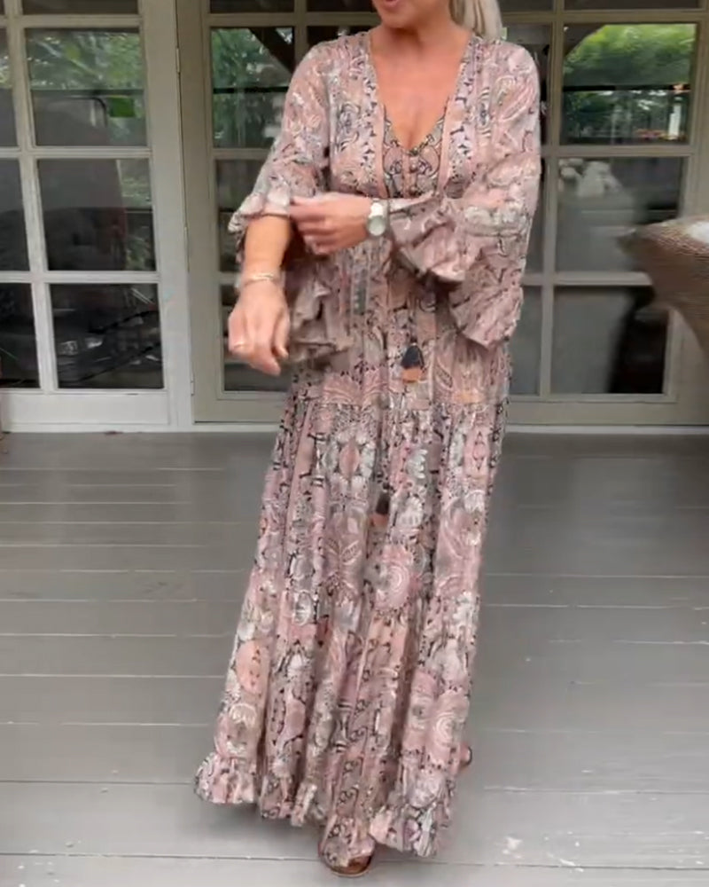 Robe à manches volantées et col V