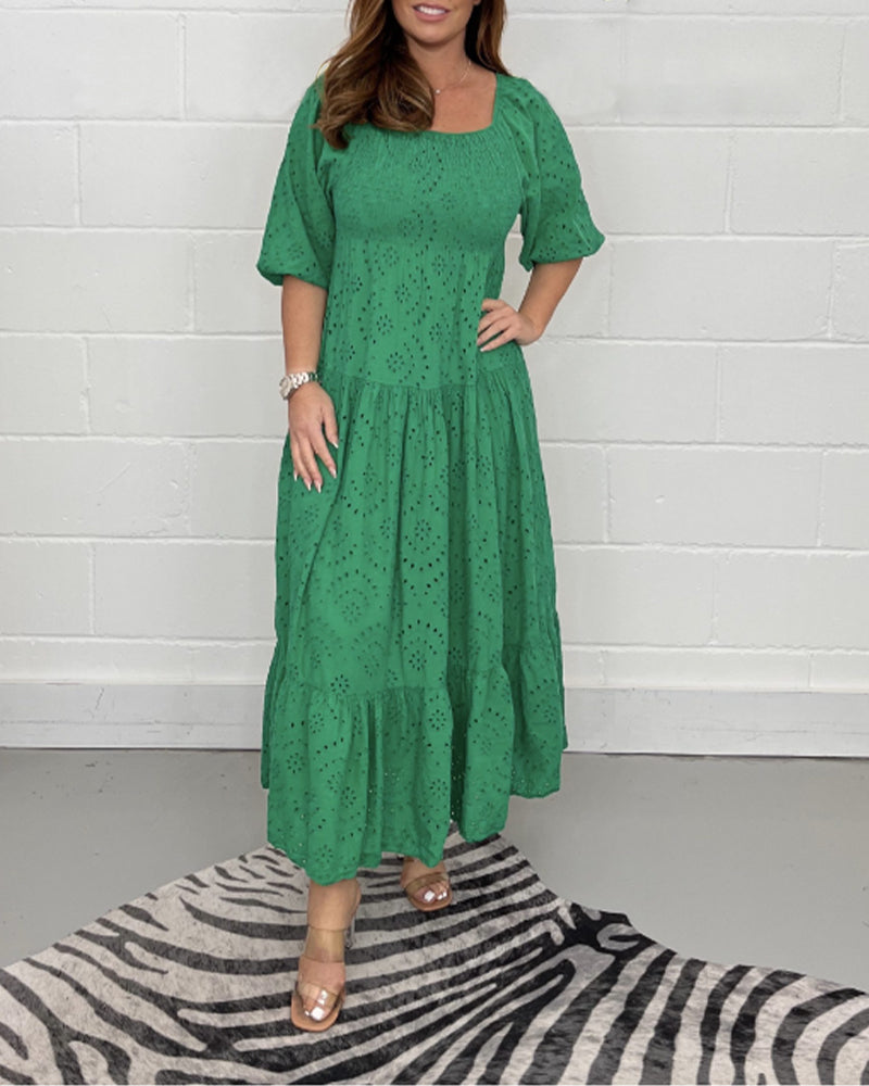 Robe creuse de couleur unie à col carré