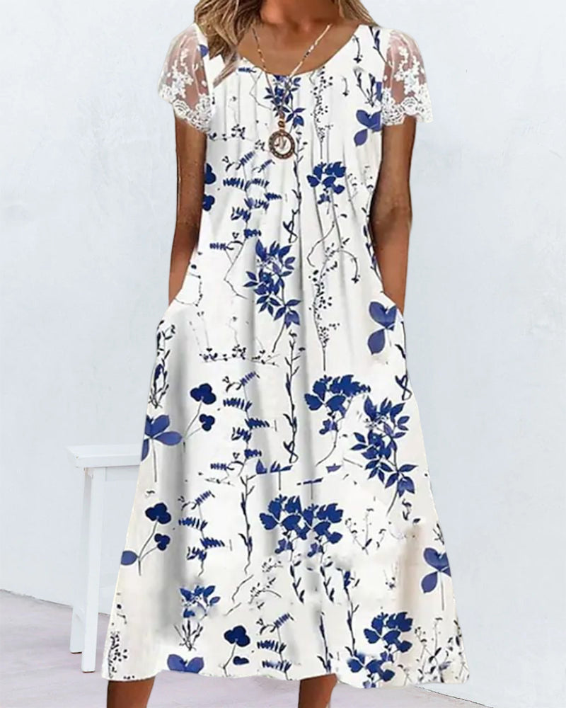 Robe fleurie avec manches en dentelle