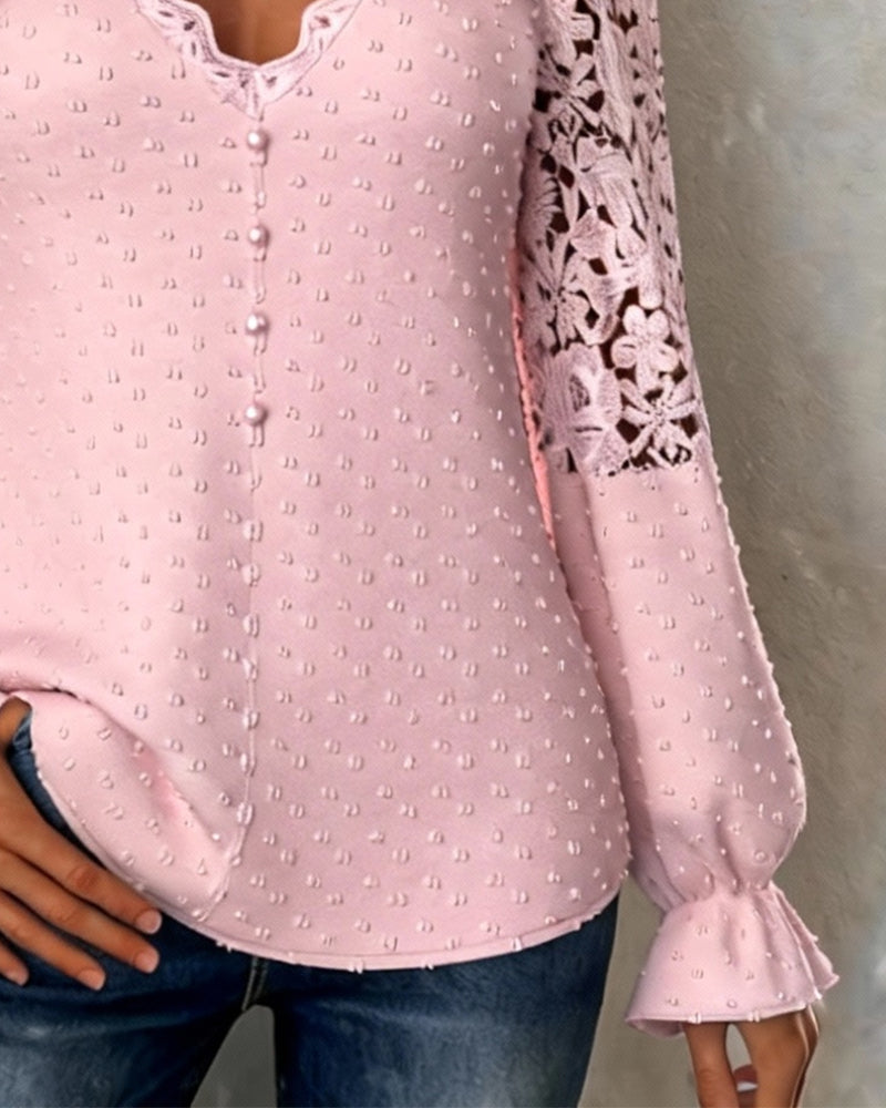 Une Chemise Unie En Crochet 3d À Col En V