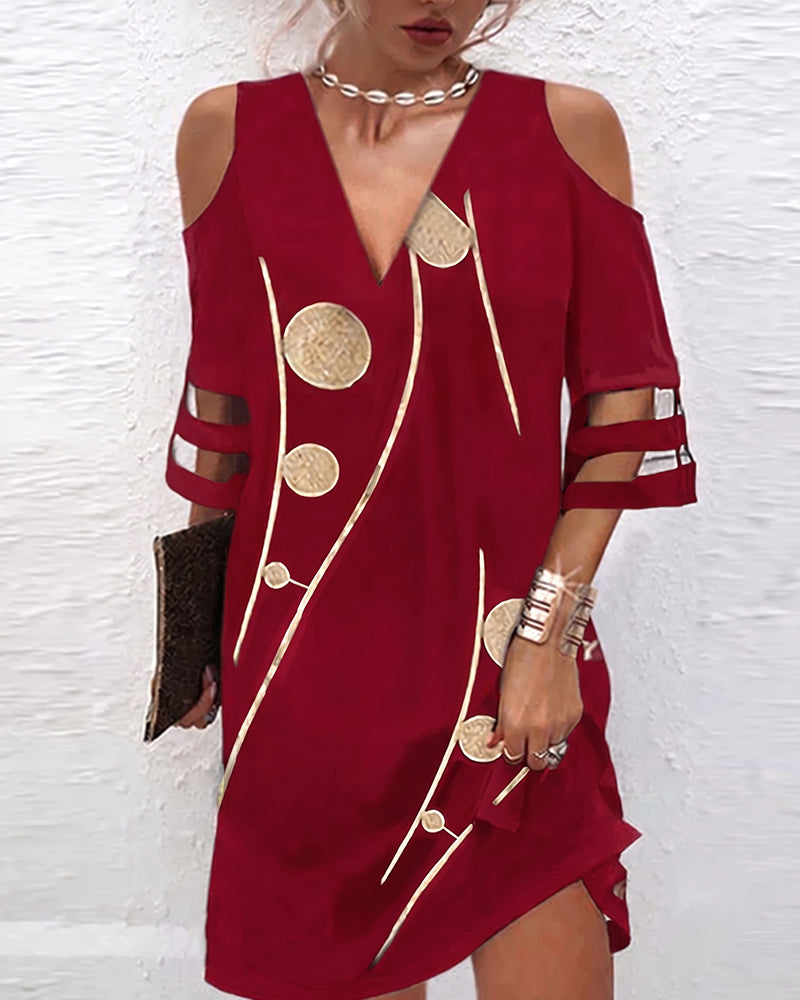 Robe À Col V Et Décolleté Off-Shoulder Avec Panneaux En Dentelle