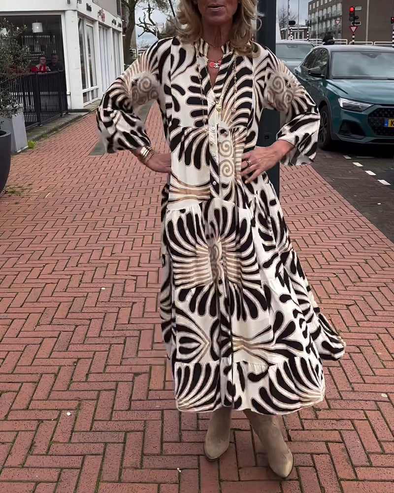 Robe à col V et manches évasées