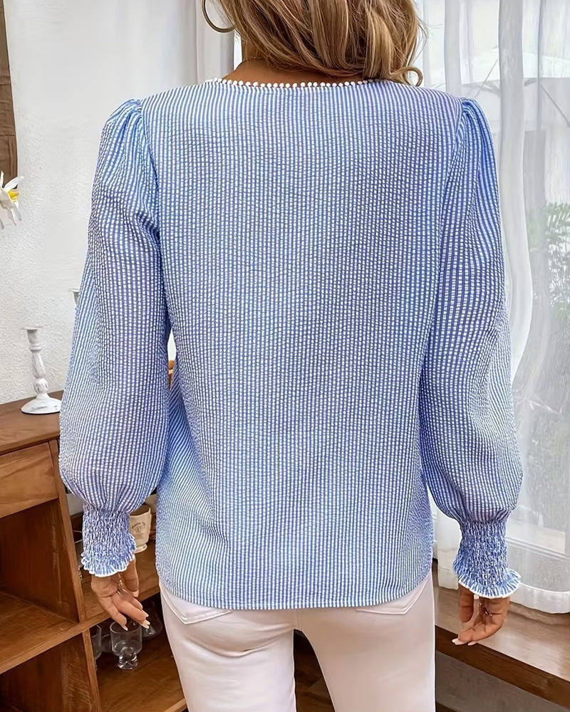 Blouse À Manches Bouffantes Rayée Avec Finitions En Dentelle