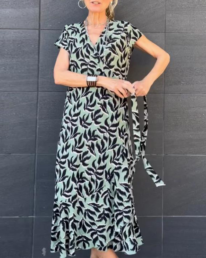 Robe élégante imprimée à la taille