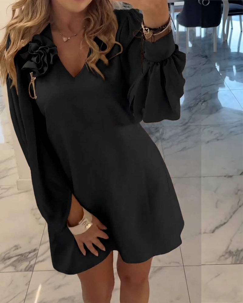 Robe Fleur Tridimensionnelle Col V Manche Lanterne
