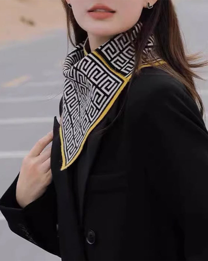 Écharpe triangulaire polyvalente à la mode