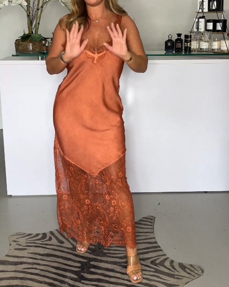 Robe à bretelles en dentelle de couleur unie