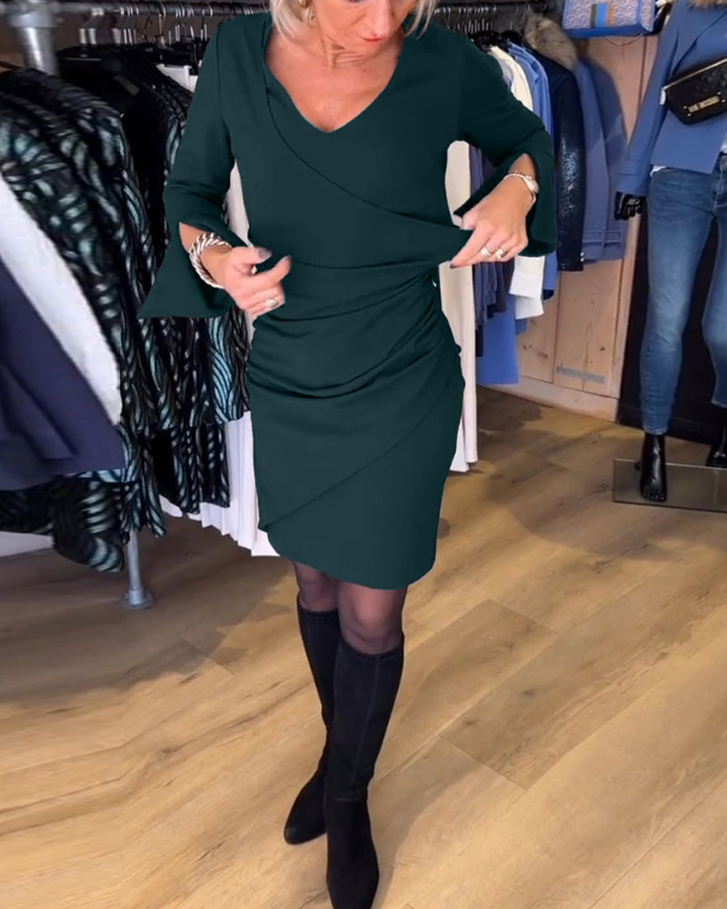 Robe avec cou de cou et manche fascinante