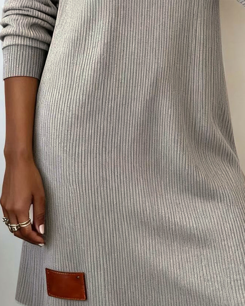 Robe Droite À Manches Longues Et Col Montant