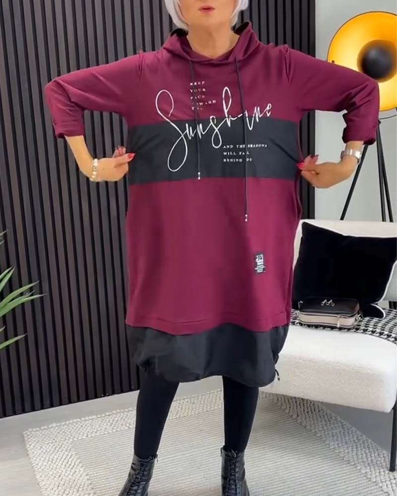 Robe décontractée à capuche avec imprimé lettres en blocs de couleurs et poche
