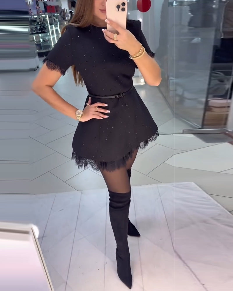 Robe En Dentelle Scintillante À Manches Courtes Et Coupe A