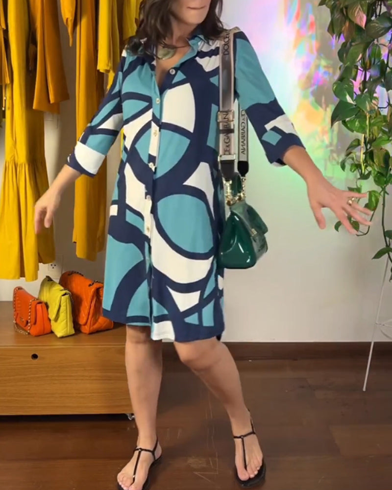 Robe à manches longues et boutons et imprimé