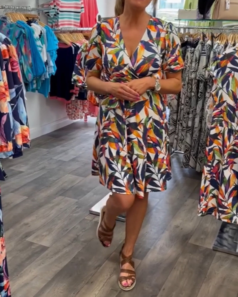 Robe imprimée à manches courtes et col en V