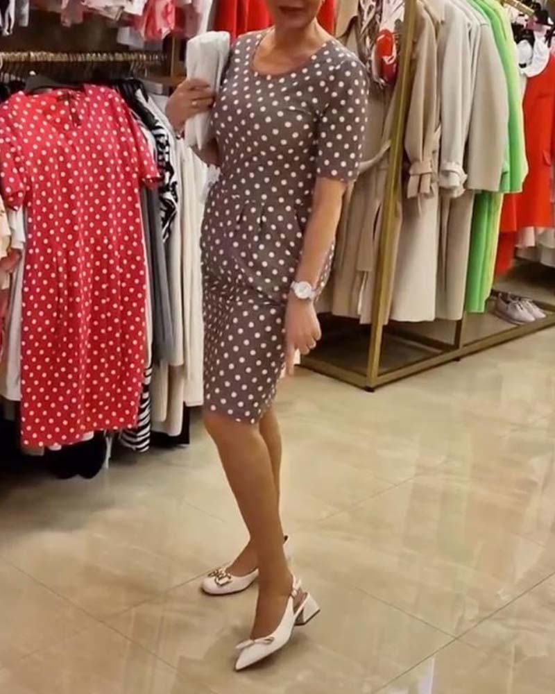 Robe à manches courtes et col rond imprimé à pois