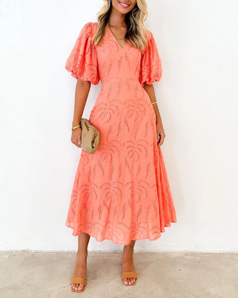 Robe creuse ample de couleur unie