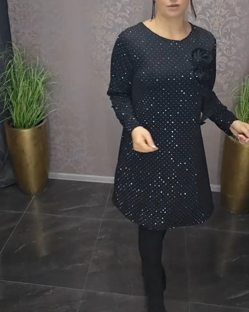 Robe élégante à manches longues et col rond avec diamants