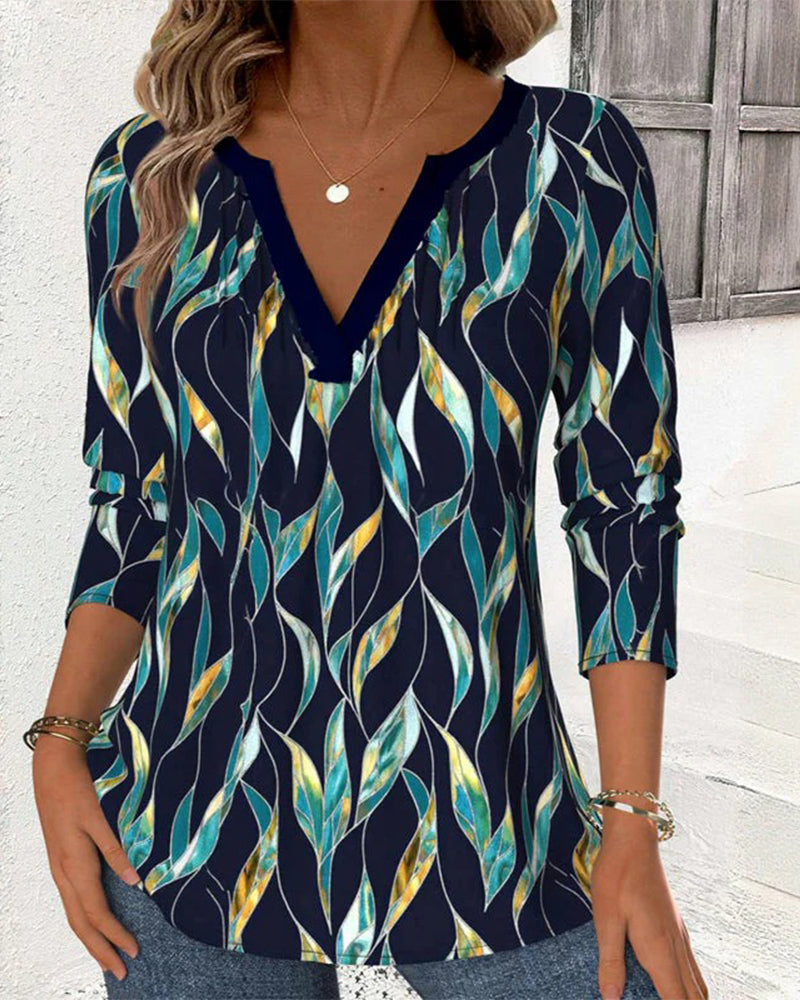 T-shirt décontracté à imprimé feuilles et col en V